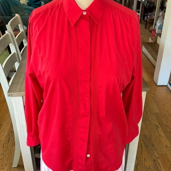 Polished Fire 🔥 Red Tuxedo 🤵‍♀️ Shirt 👔 Front Pleat Hidden buttons. Travel🧳 - Picture 1 of 17